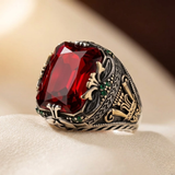 Bague Sceau Ornée en Argent et Rubis